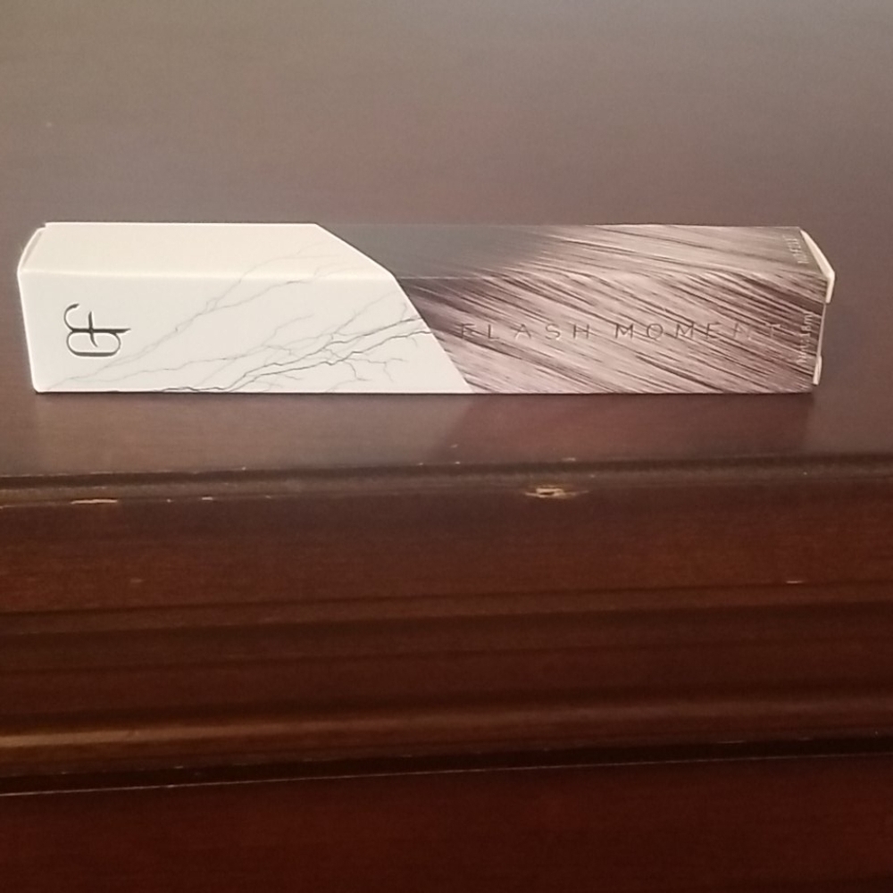👩 Flash Moment hair finishing cream